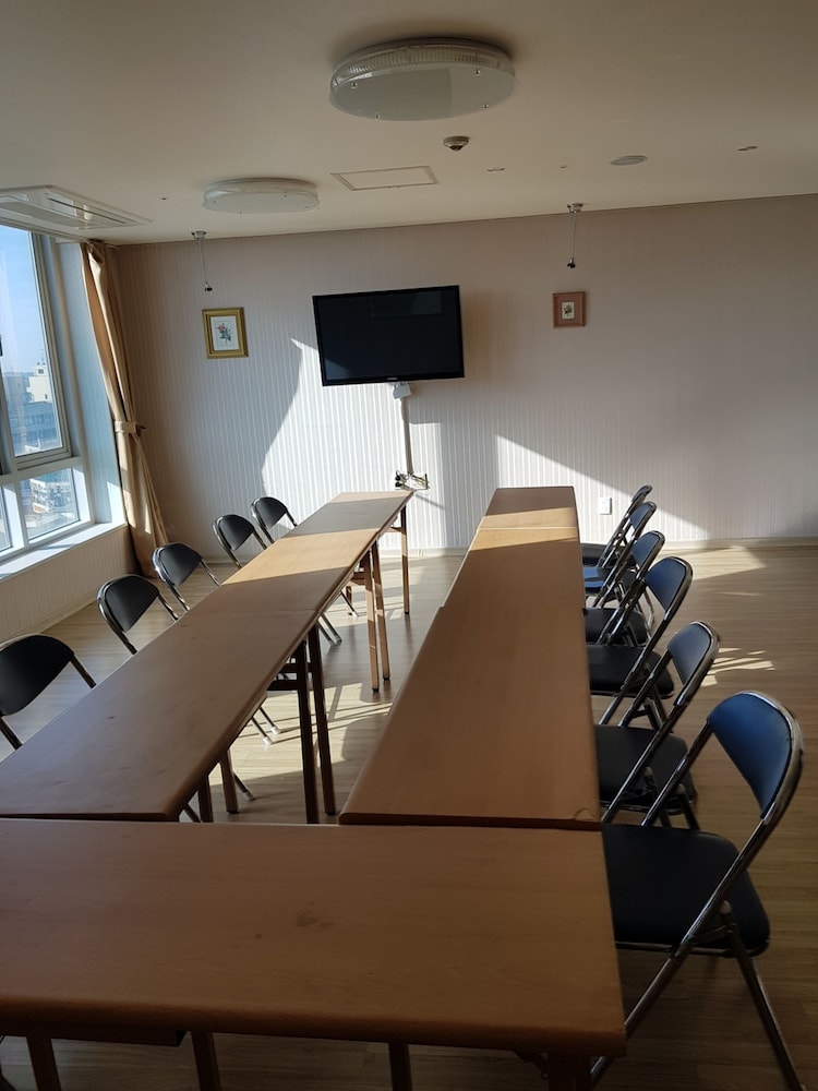 The Hotel Yeong Jong 36/50