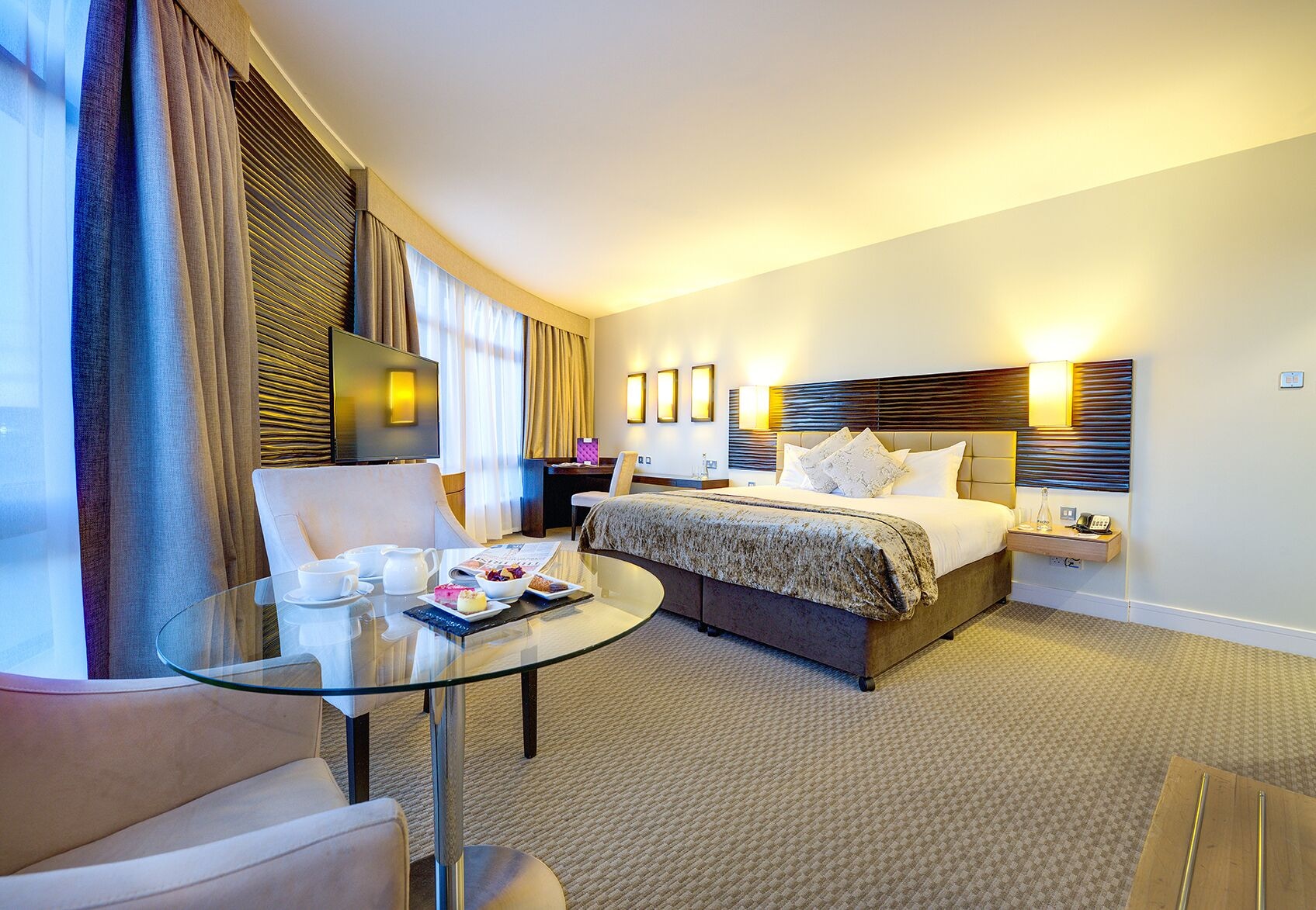 EXECUTIVE, DOUBLE BED