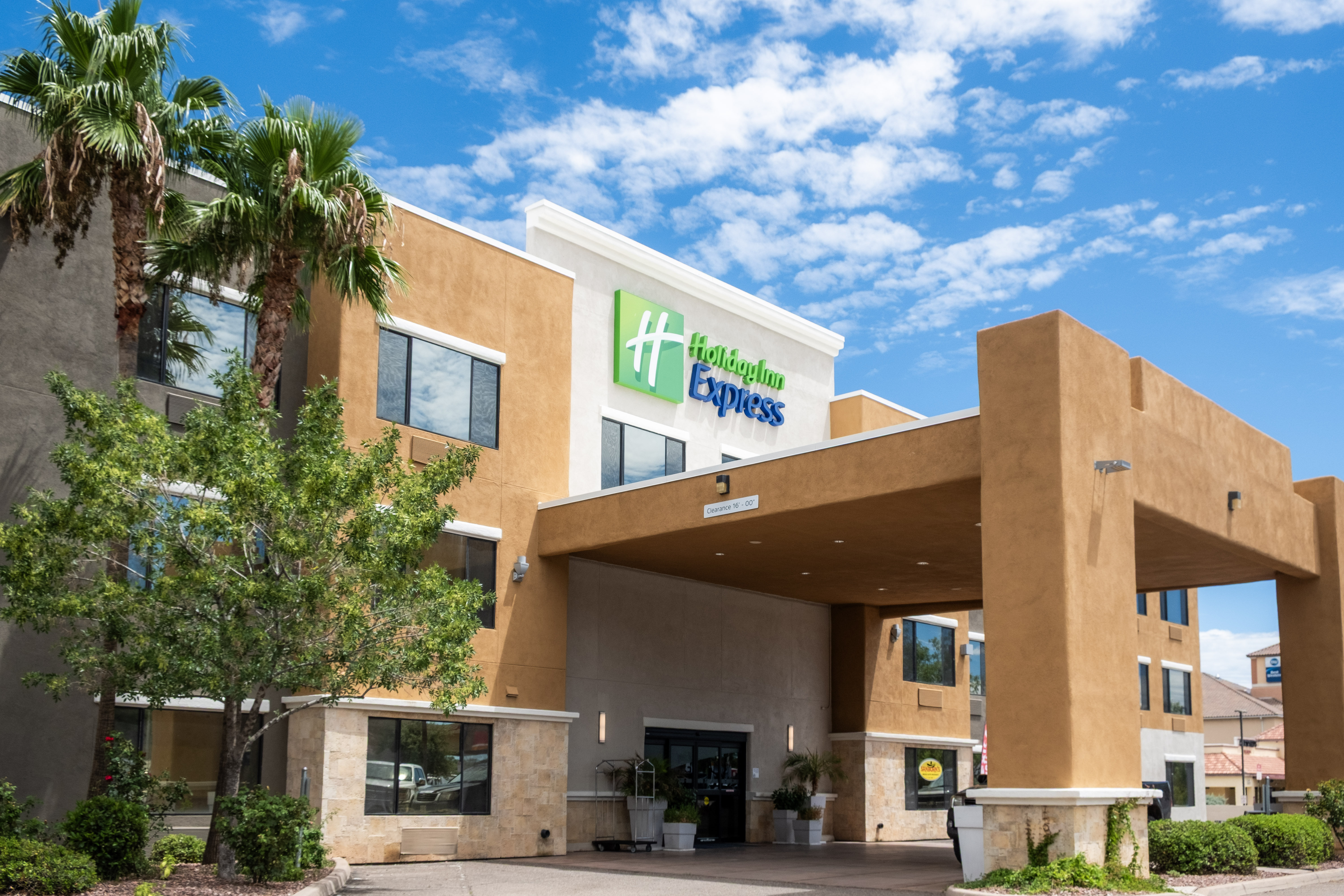 Holiday Inn Express Nogales 2/54