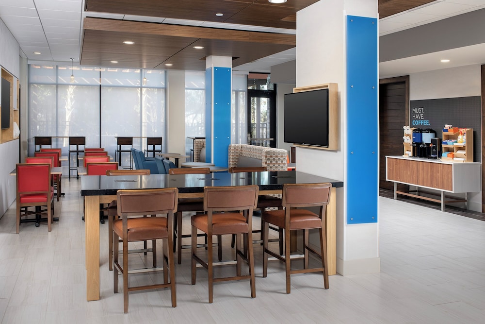 Holiday Inn Express And Suites Kingsland 38/50