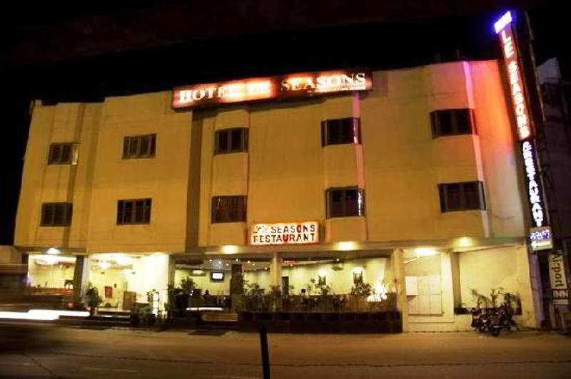 Hotel Le Seasons 1/19