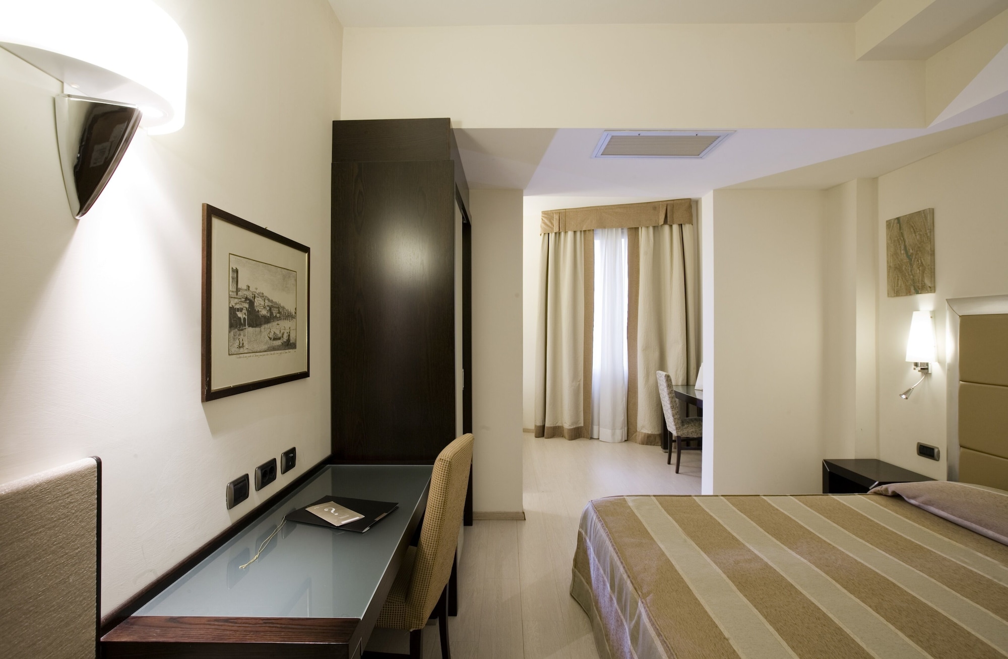 Room at FH 55 Grand Hotel Mediterraneo, FLORENCE