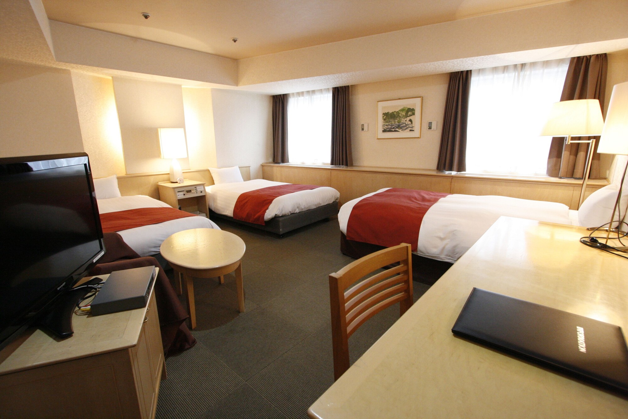 ROOM, TRIPLE, 3 BEDS, SMOKING