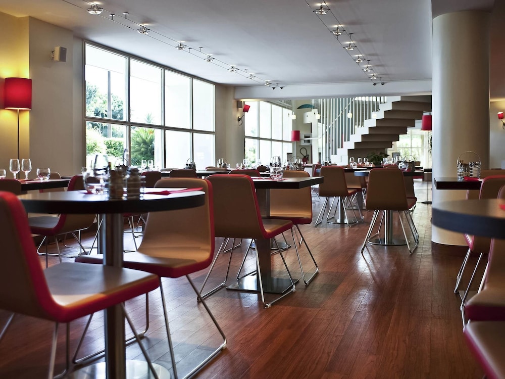 Ibis Nice Aeroport Promenade Hotel 50/72