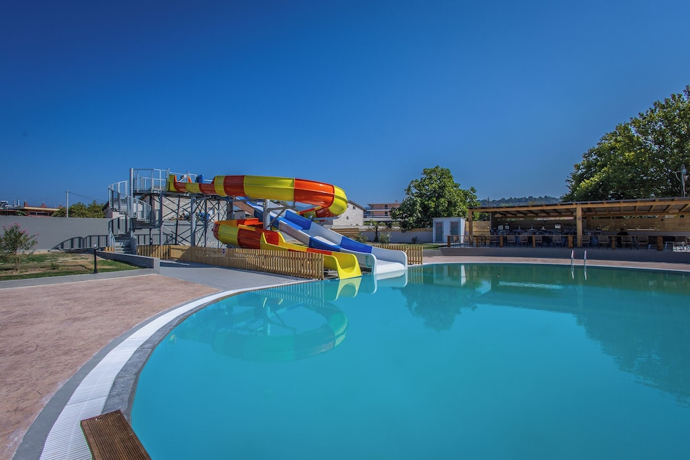 Blue Water Resort 47/60
