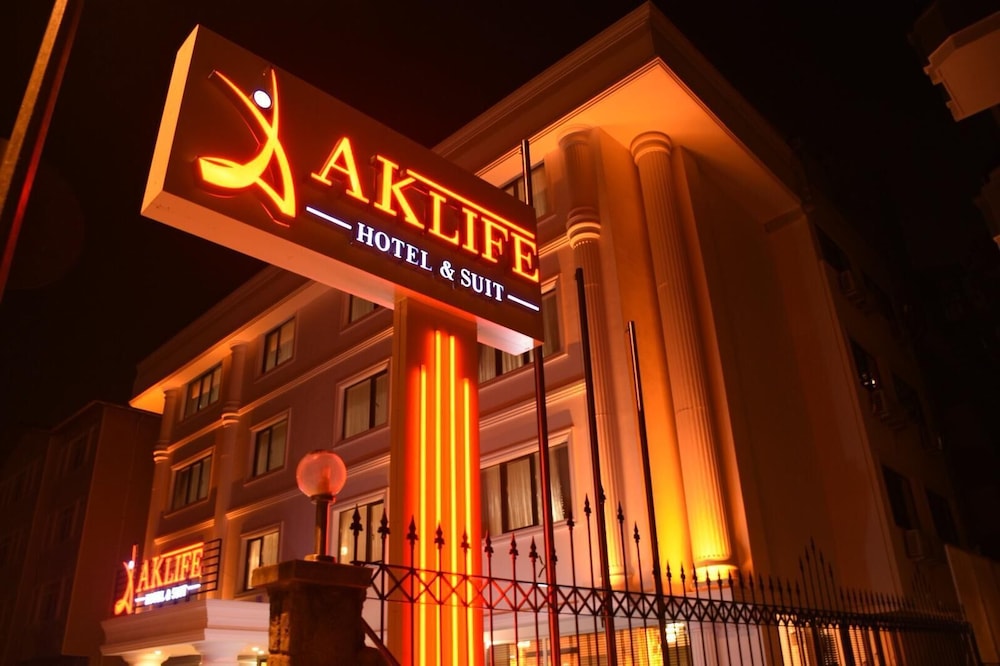 Ak Life Hotel & Suit 3/39