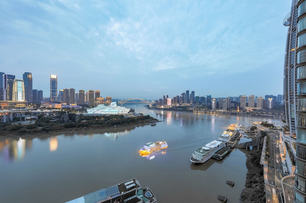 Baihong Riverview Drone Show Apartment 42/50