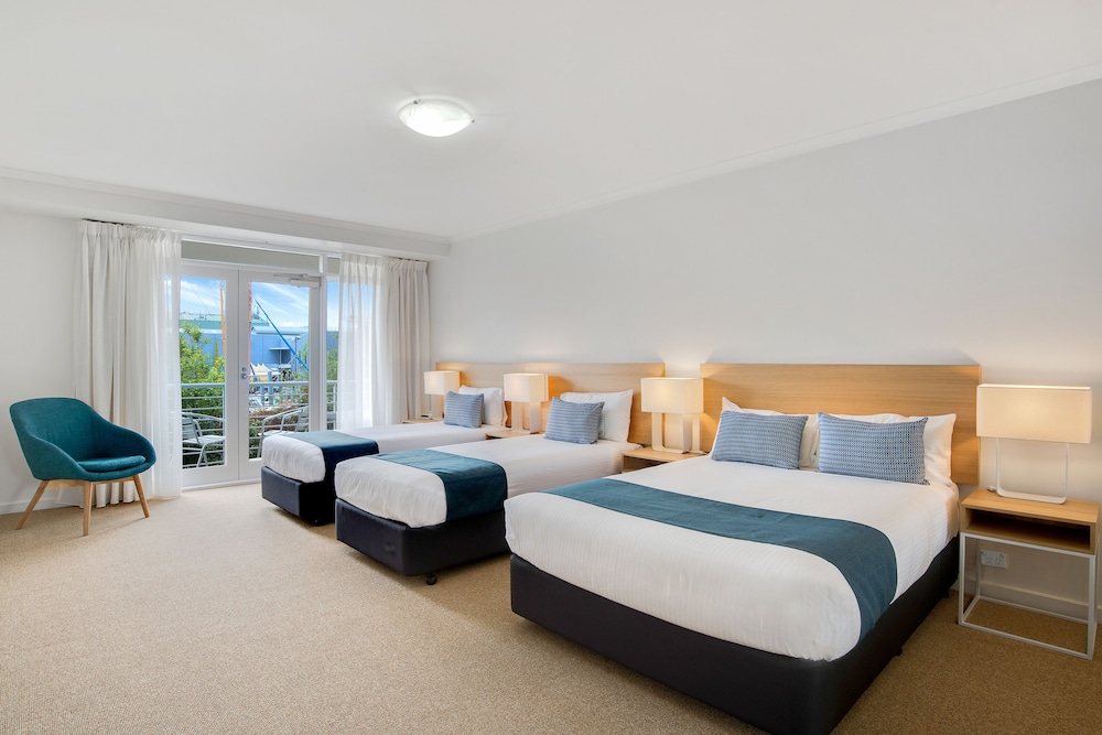 MainStay Suites Williamstown 23/63