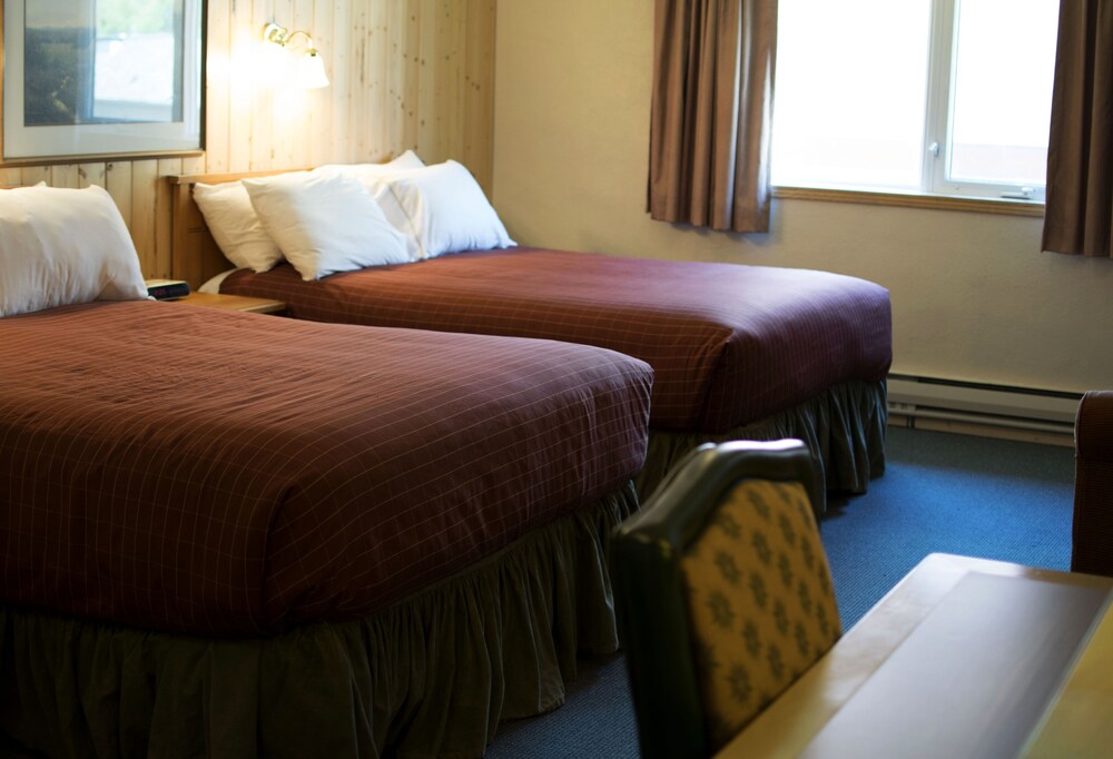 Aspen Village Inn 13/79