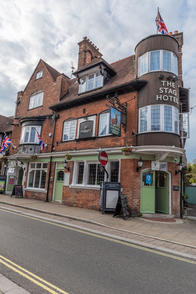 The Stag Hotel 3/50
