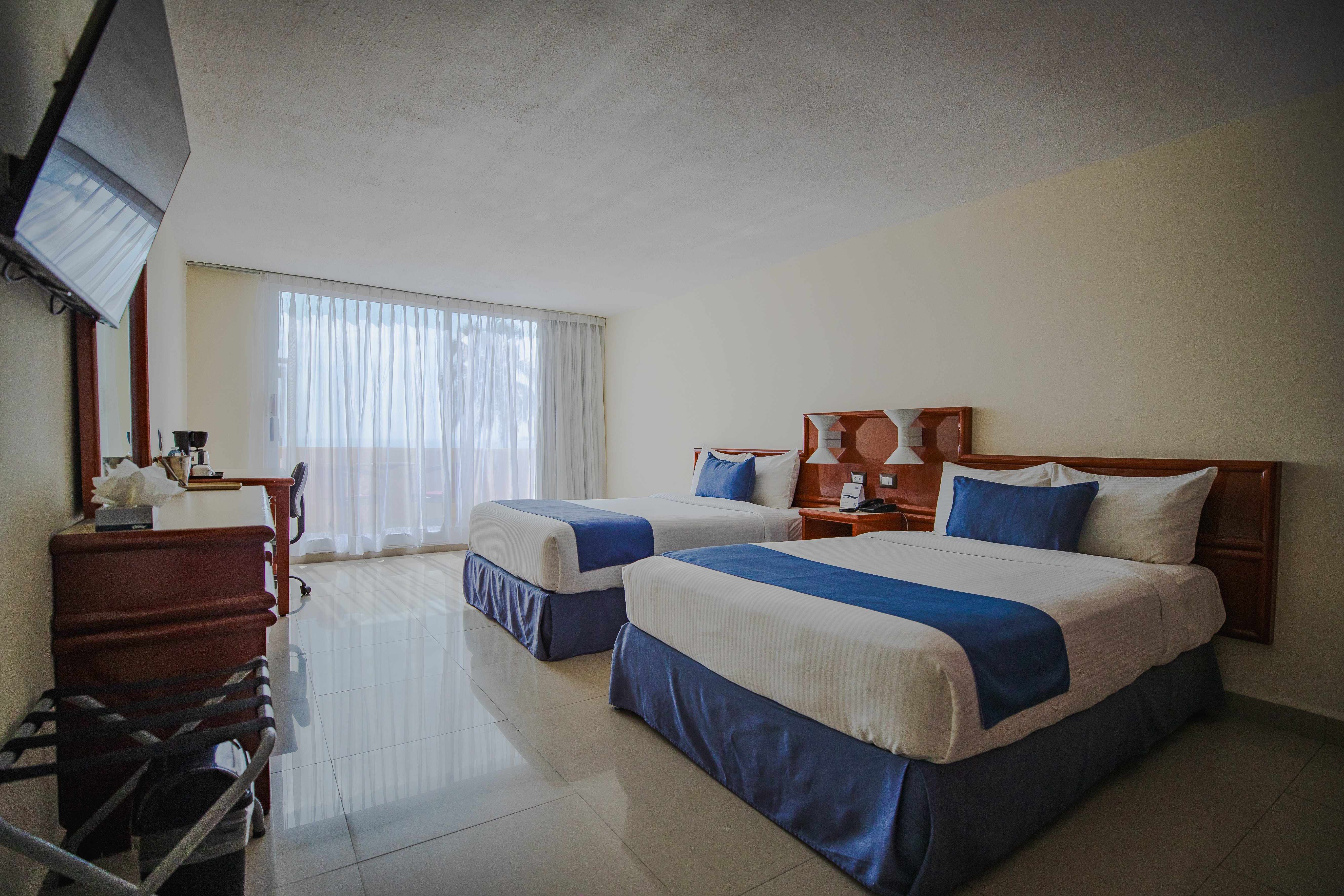 Hotel Hostal de Cortes 6/15