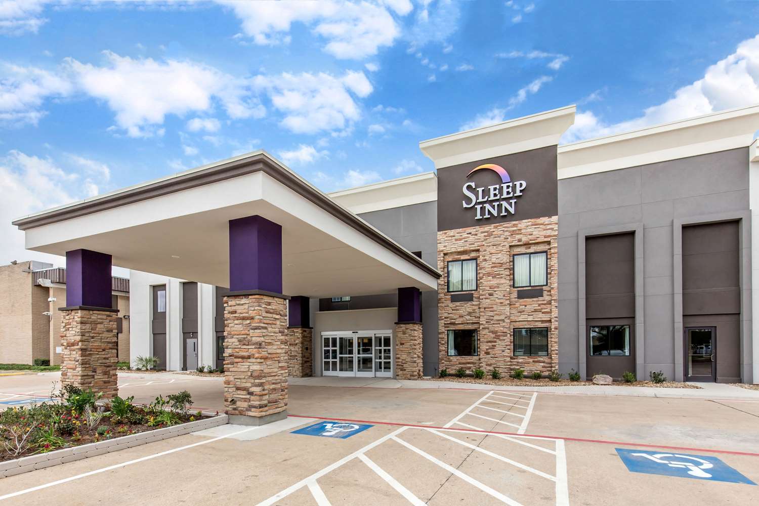 Sleep Inn Dallas Love Field-Medical District 37/41