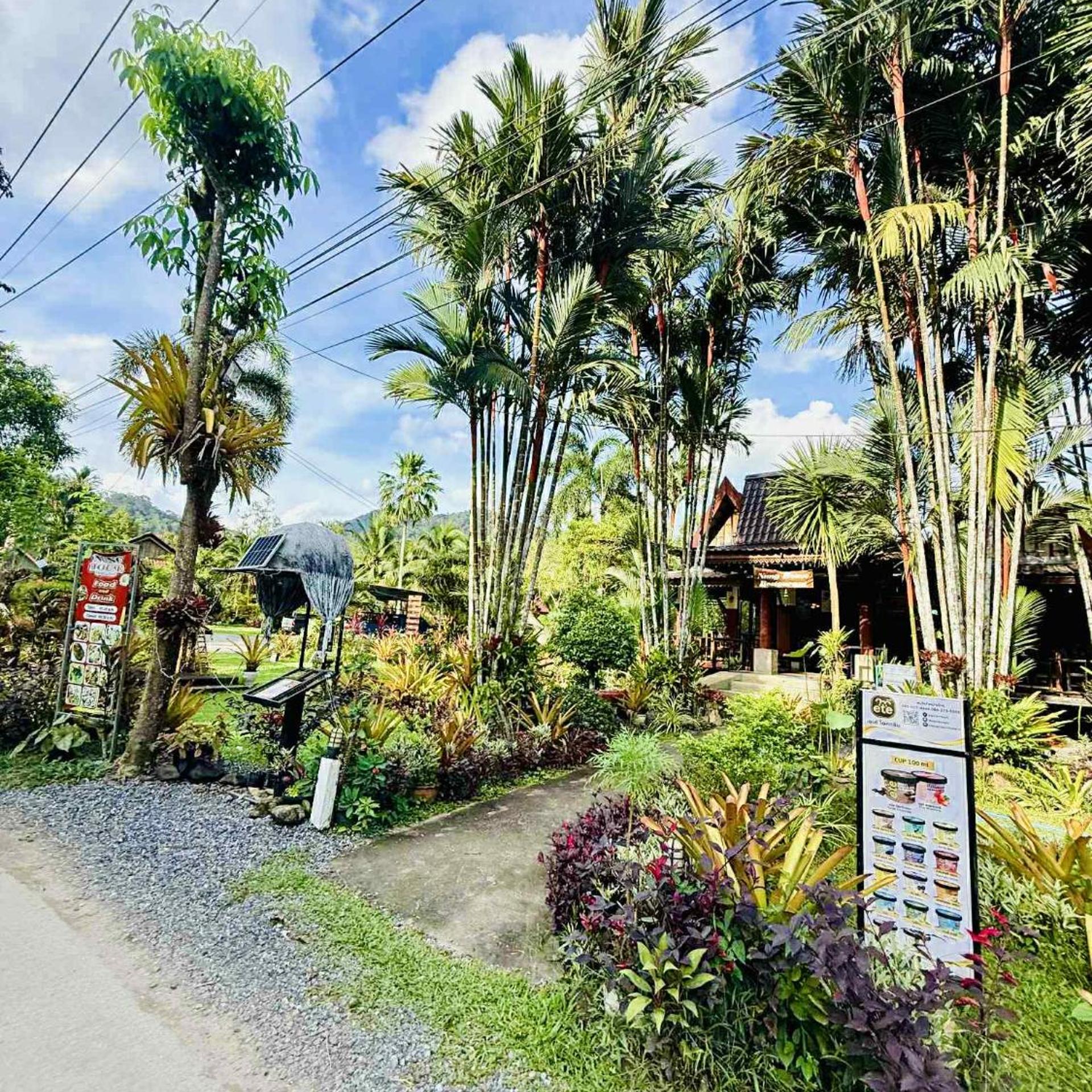 Nung House Bungalows Jungle Trekking 90/96