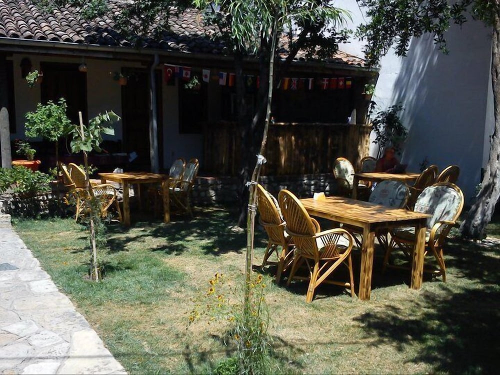 Boomerang Guest House 63/67