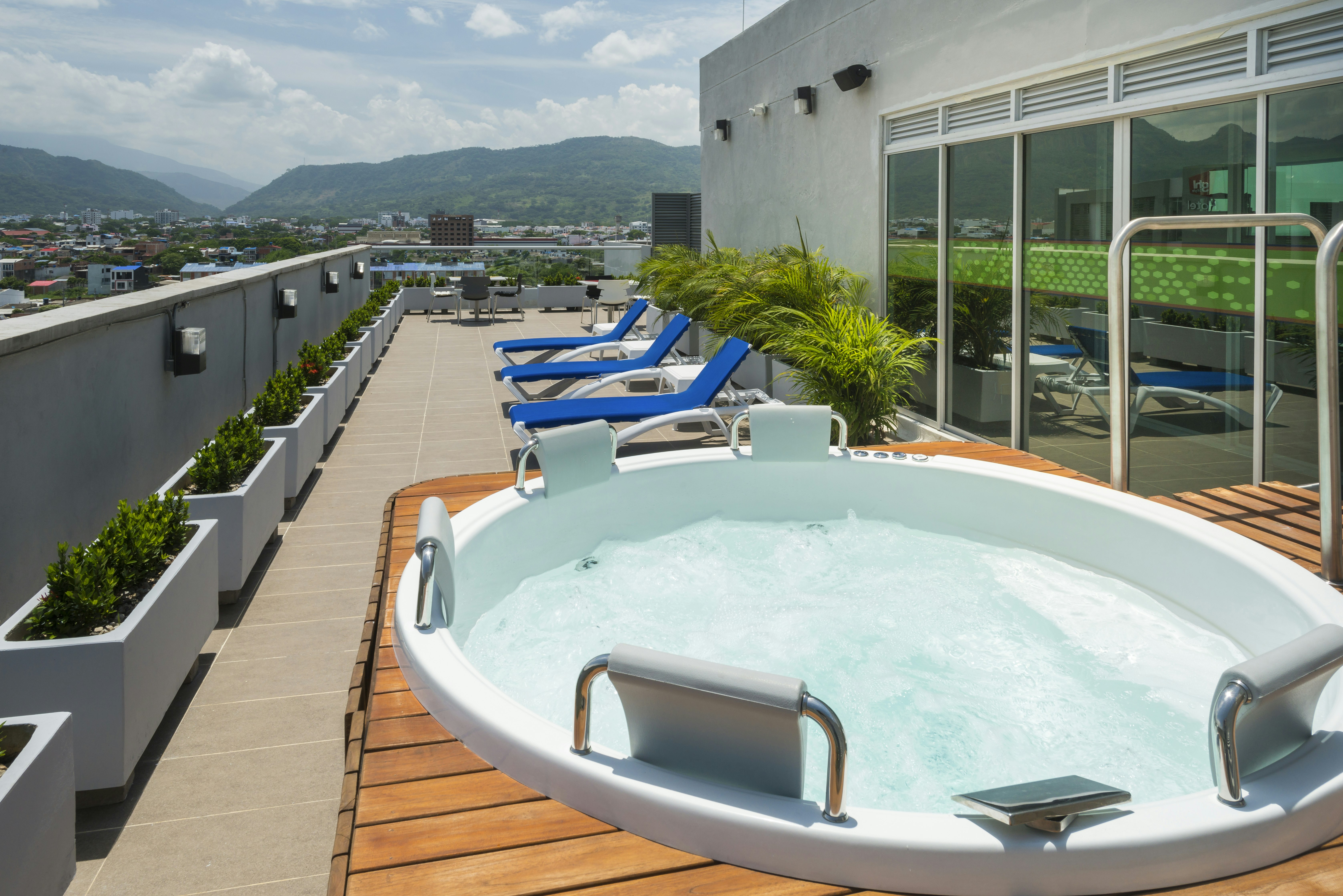 Hampton by Hilton Yopal 21/22
