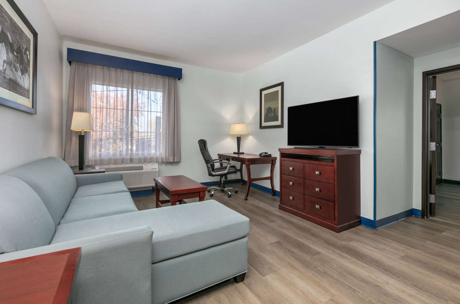 La Quinta Inn & Suites by Wyndham Fort Worth NE Mall 26/52
