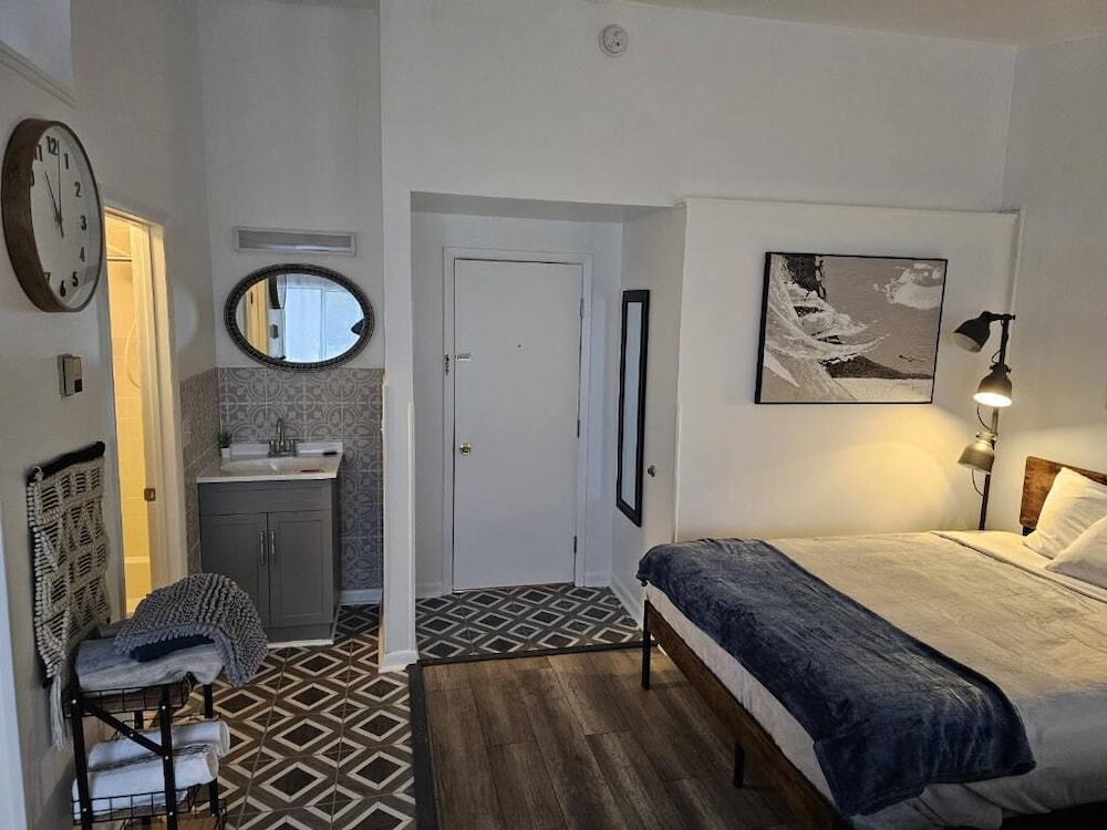 Sussex Motel 13/17