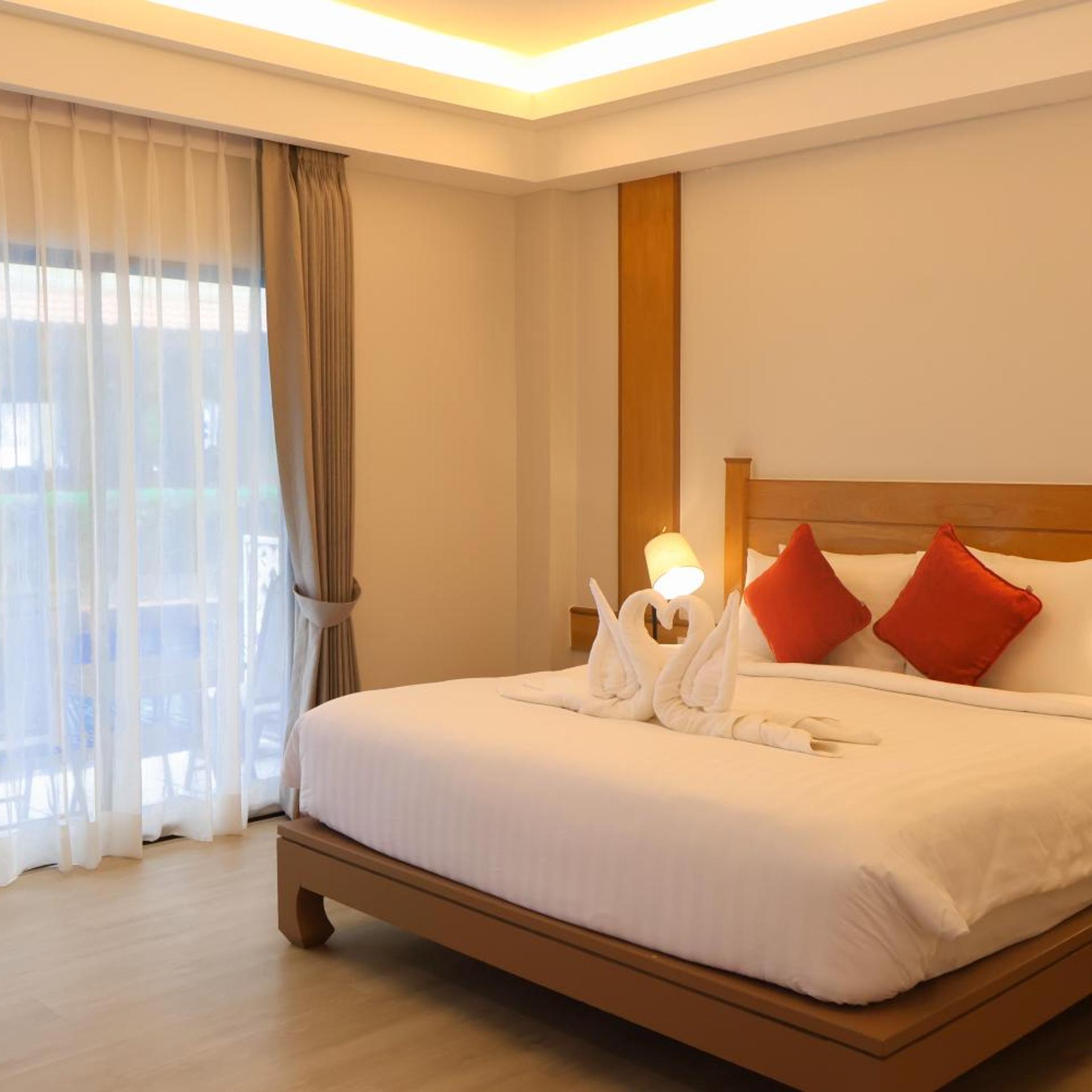 Room, Double or Twin Bed, Pool Access