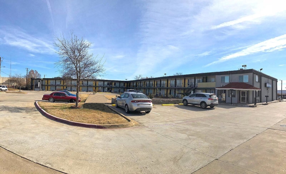 Americas Best Value Inn Garland Dallas 18/23
