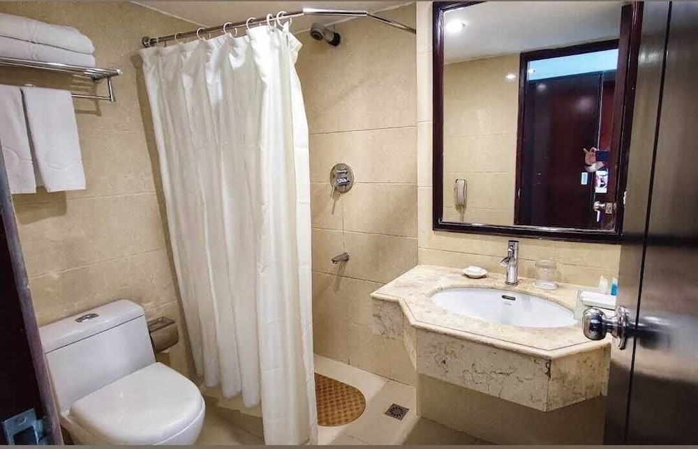 OCEAN PARADISE HOTEL AND RESORT 51/54
