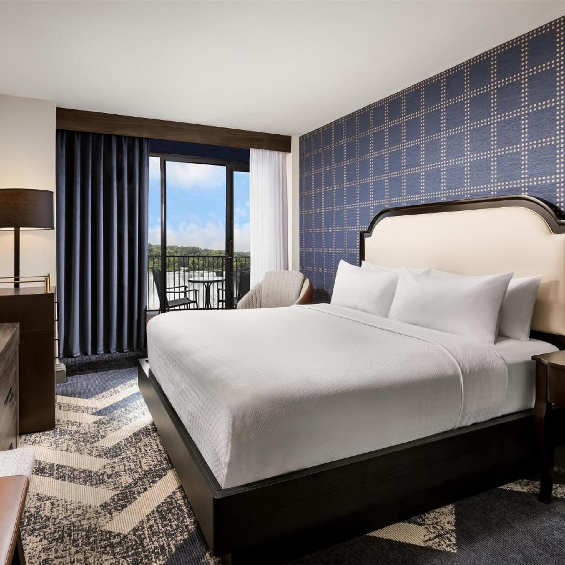 Room, King Bed, Queen Bed, Falls View, Balcony