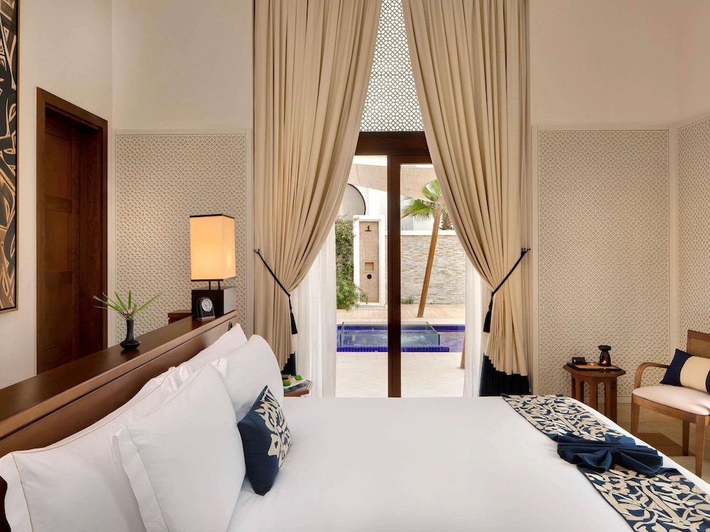 Banyan Tree Tamouda Bay 28/87