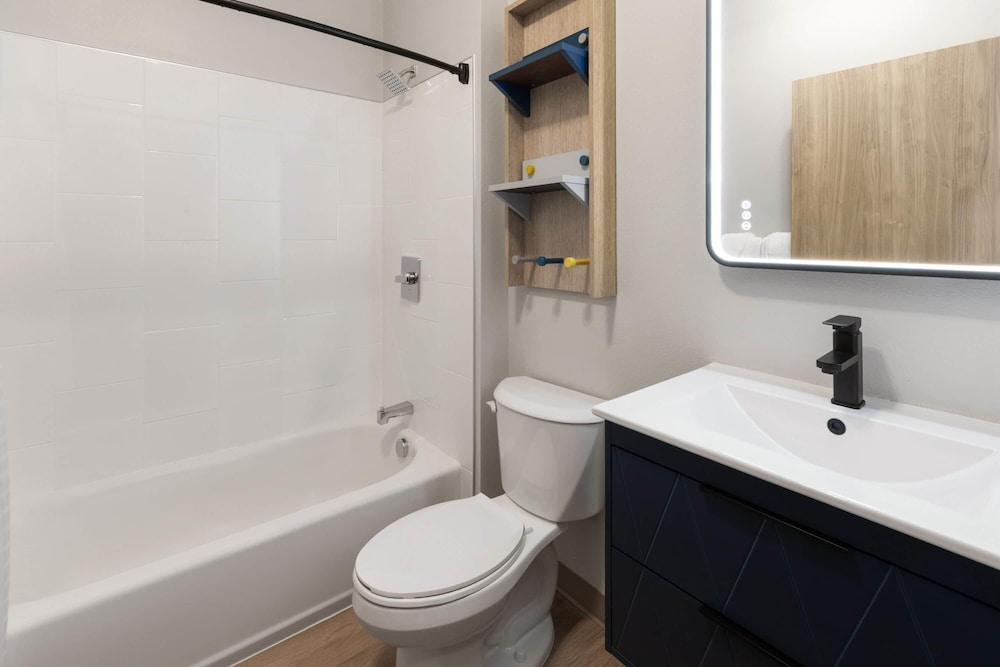 Microtel Inn & Suites by Wyndham Tooele 42/46
