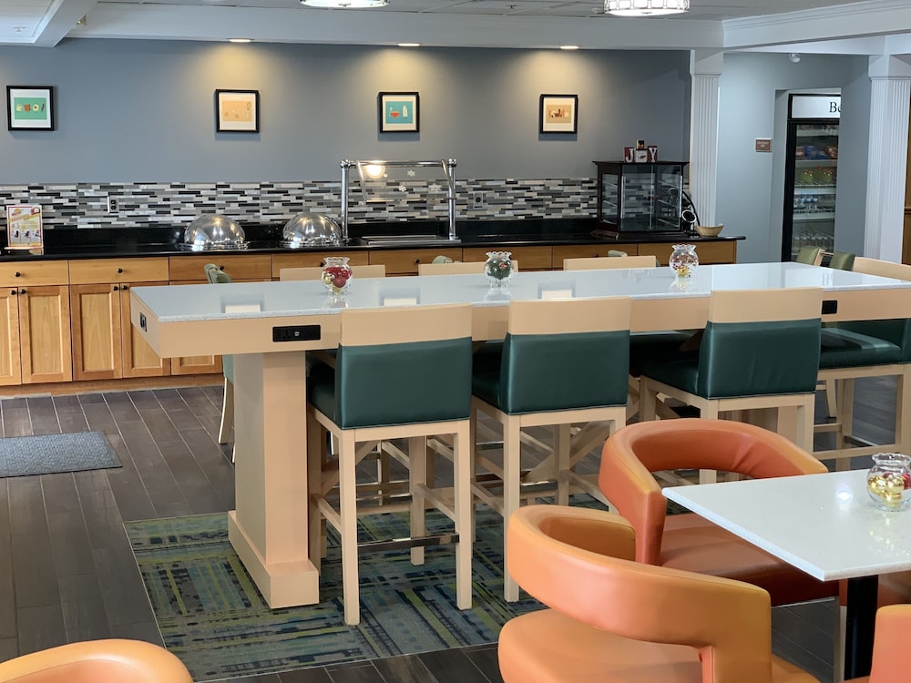 Cresthill Suites Syracuse 37/53
