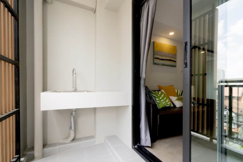 The Home Hotel 50/50