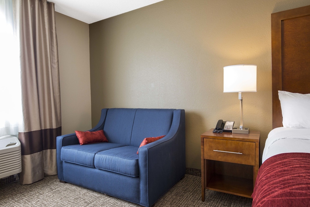 Comfort Inn La Porte, IN 16/26