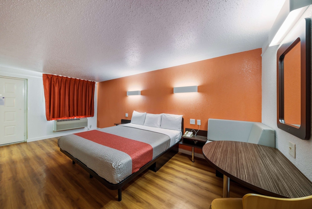 Motel6 Dallas, TX - Farmers Branch 15/47