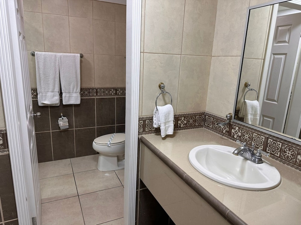 Baja Inn Hoteles Ensenada 64/66