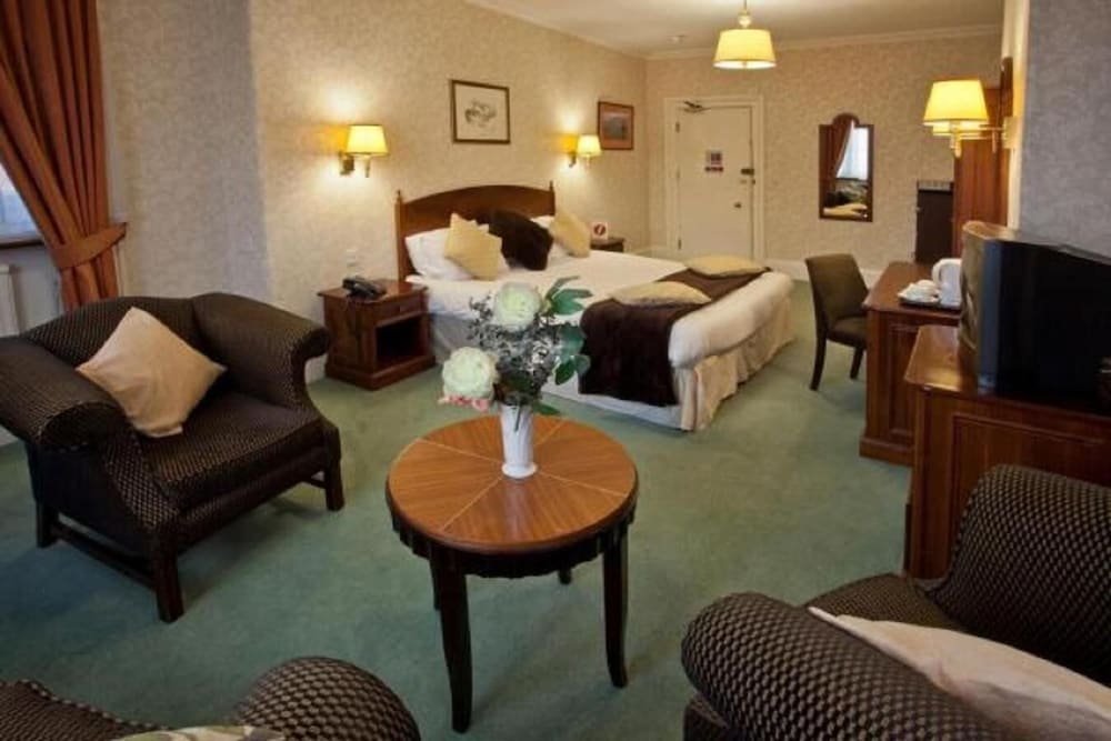 North Stafford Hotel 27/47