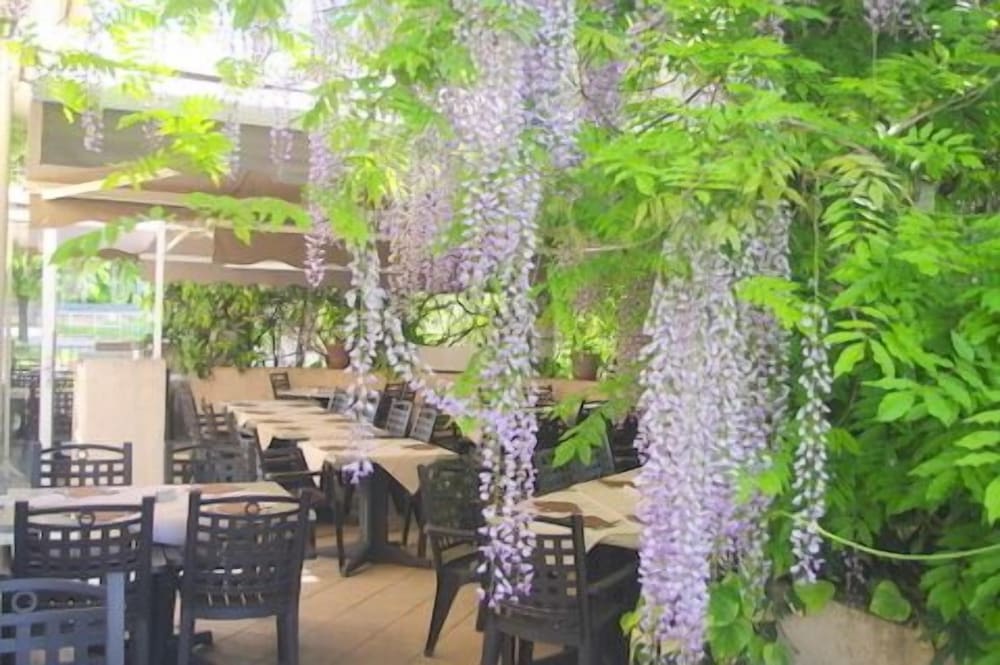 Hotel Du Moulin a Vent 16/32