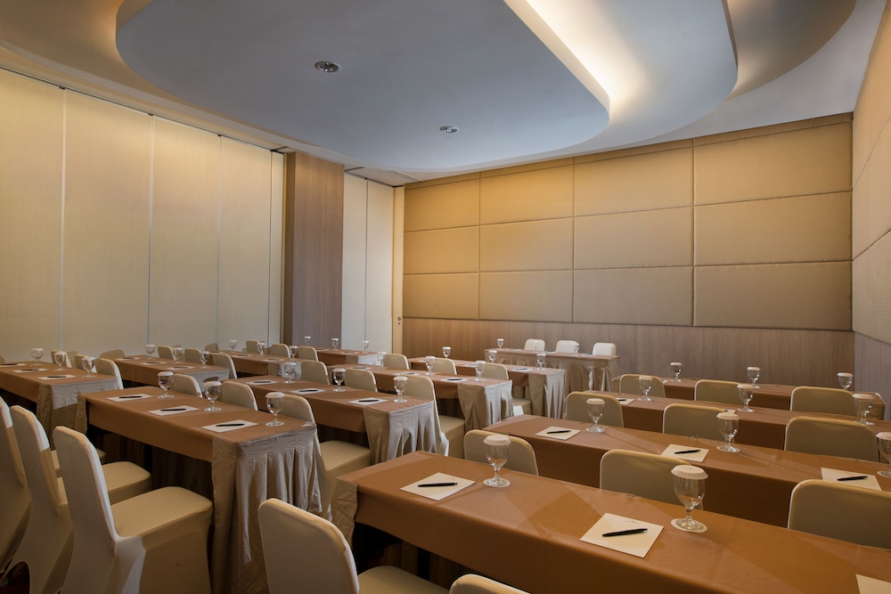 Hotel Santika Banyuwangi 46/50