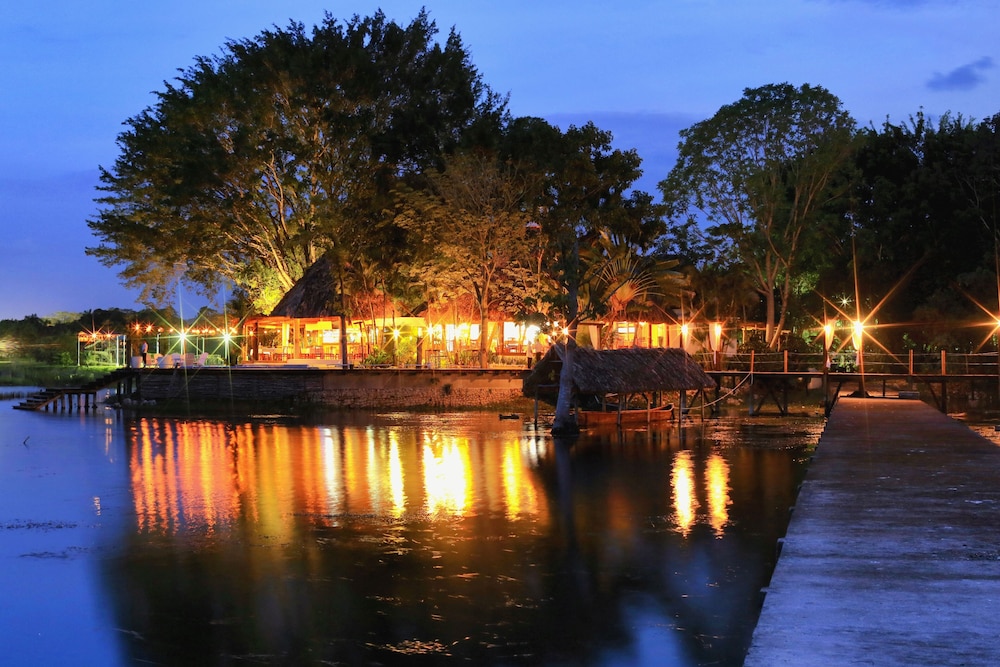 Hotel Maya Internacional 54/58