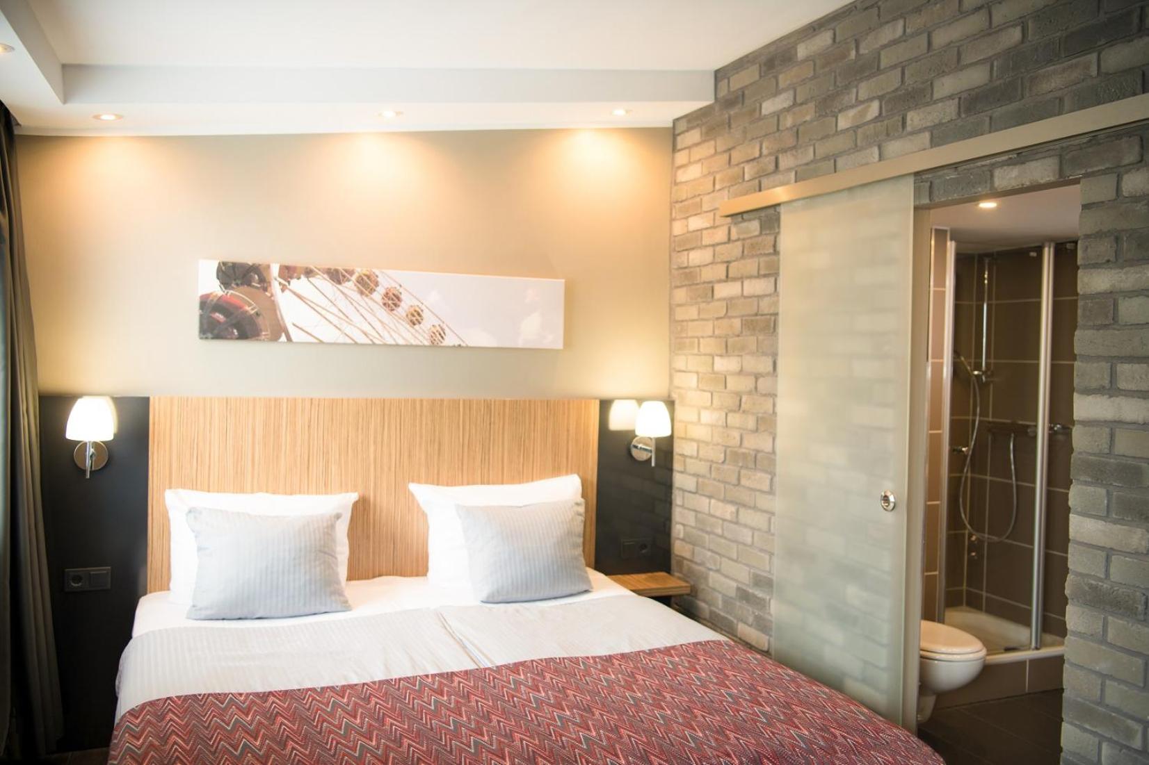 SUPERIOR, DOUBLE BED