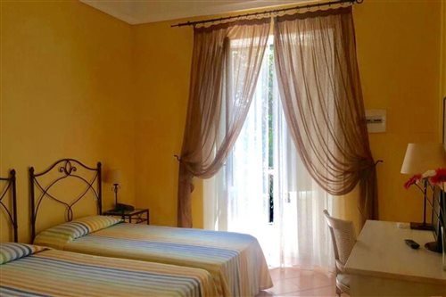 Room, Double or Twin Bed