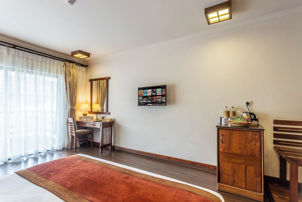 Atithi Resort And Spa 11/67