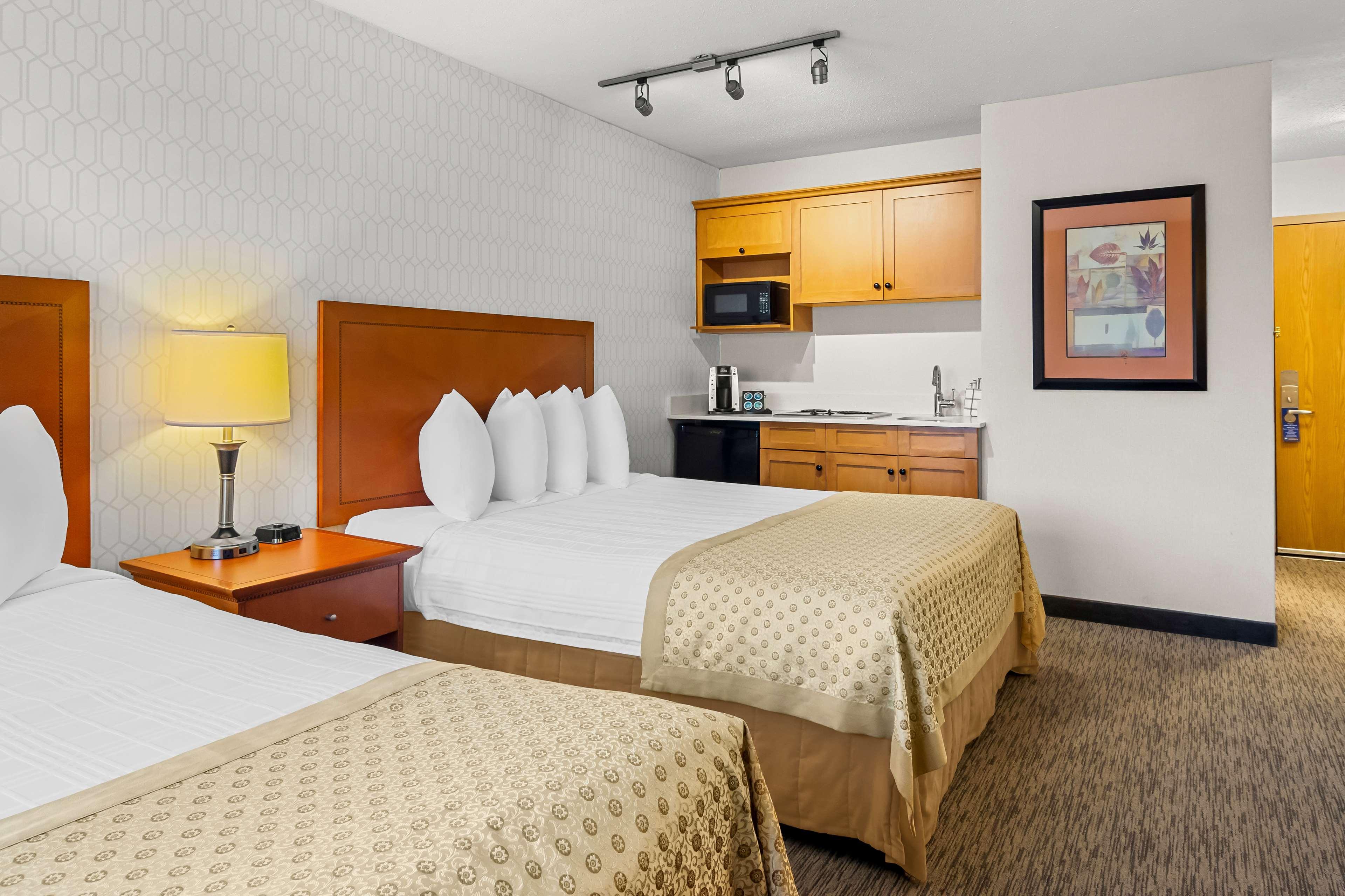 Room, Quadruple