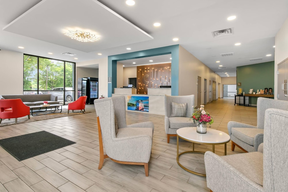 Comfort Inn & Suites Gainesville, GA 33/60