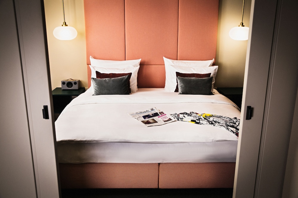 COMFORT, SUITE