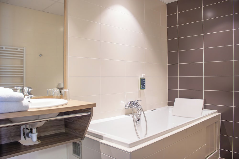 Brit Hotel Macon Centre Gare 45/50