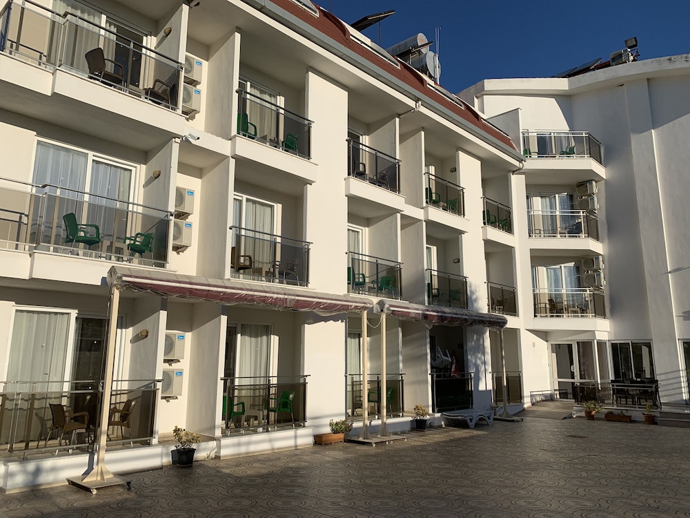 A Hotel Side 54/54