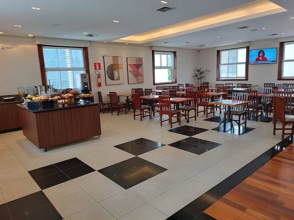 Ibis Belo Horizonte Liberdade 56/76