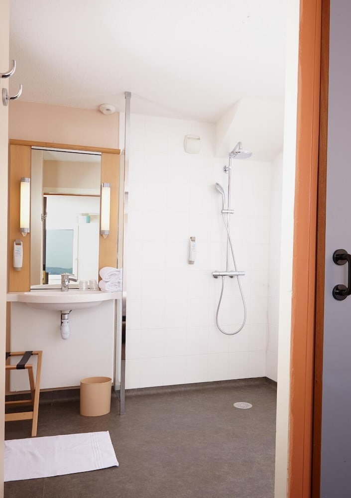 ibis Styles Saint Etienne Gare Chateaucreux 47/65