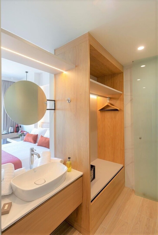 The City Hotel and Suites - Adults Only 19/61