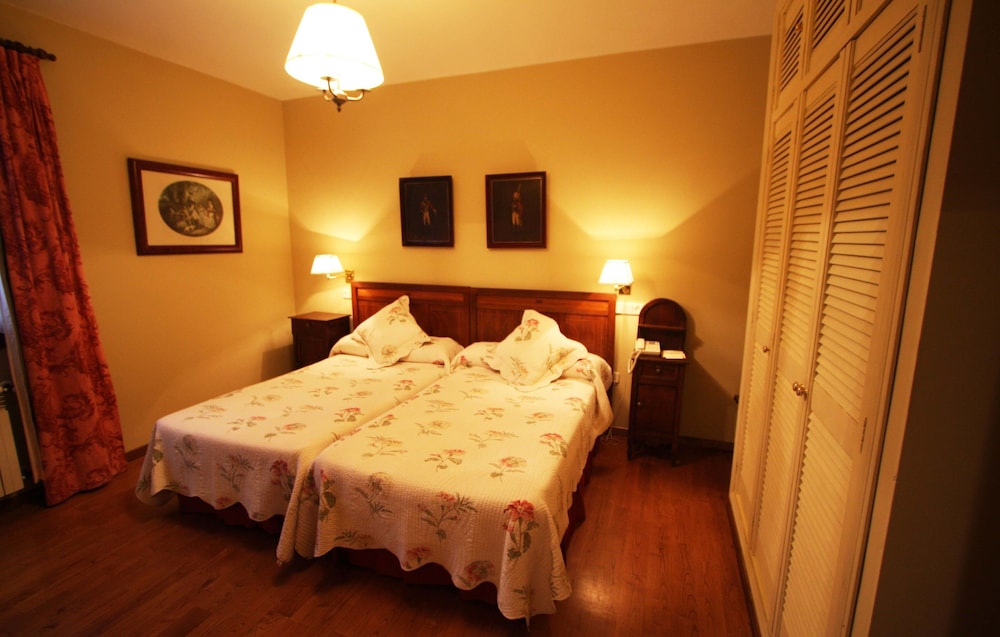 Casona Del Busto 25/55