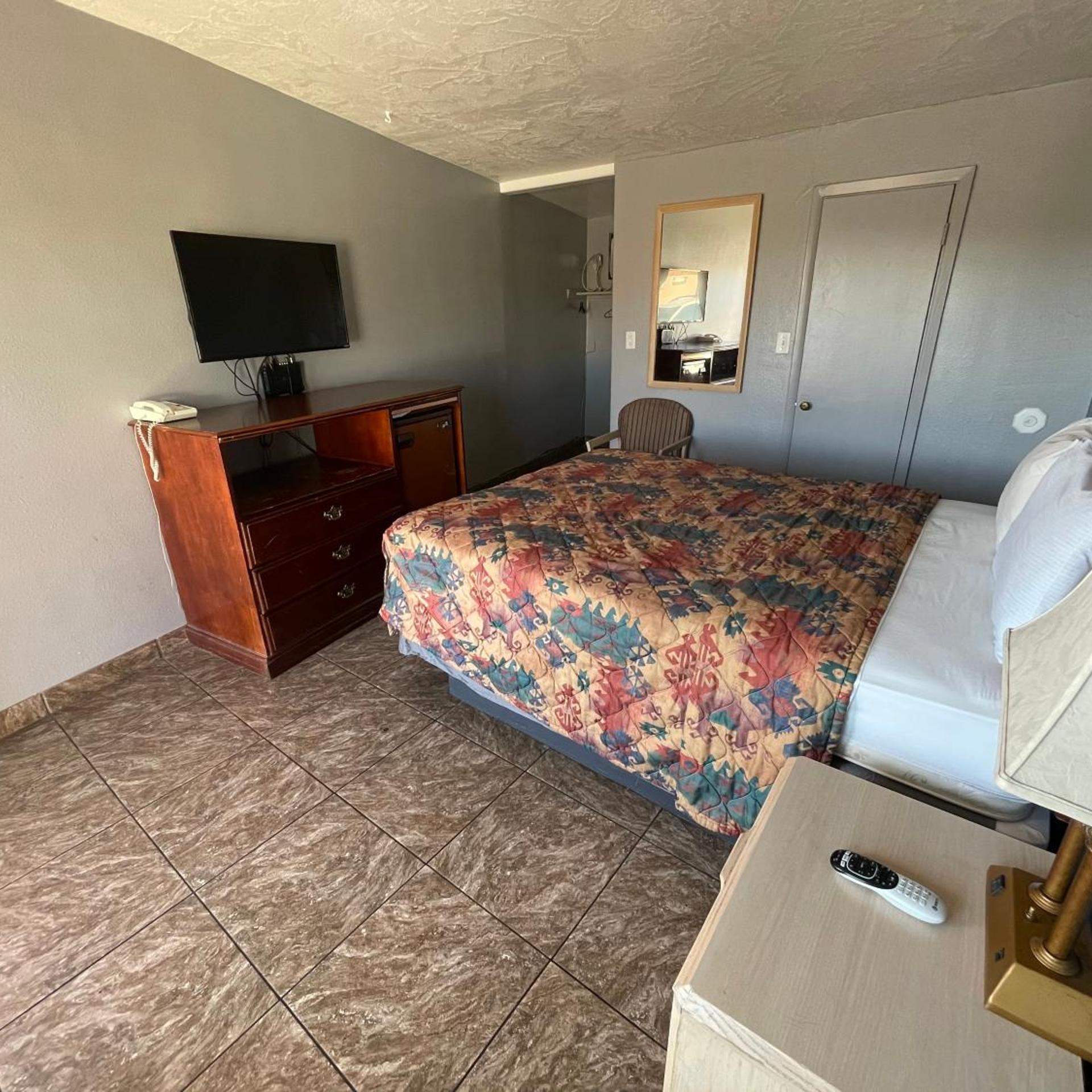 Sands Motel 25/28