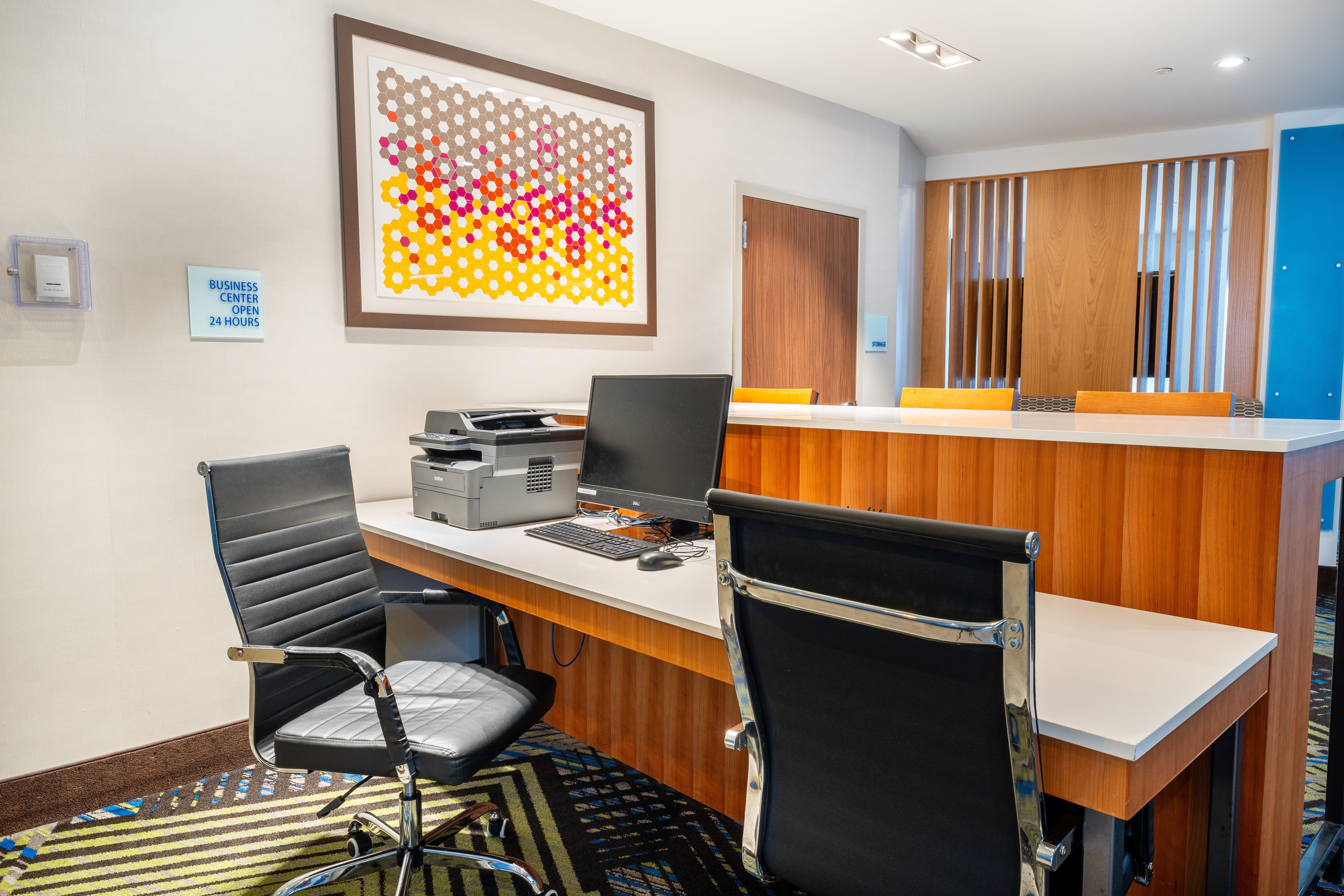 Holiday Inn Express Suites Nashville North Springfield 68/77